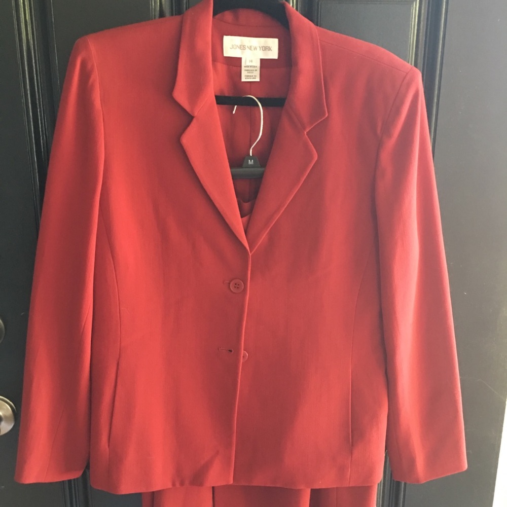 Skirtsuit women’s size 14